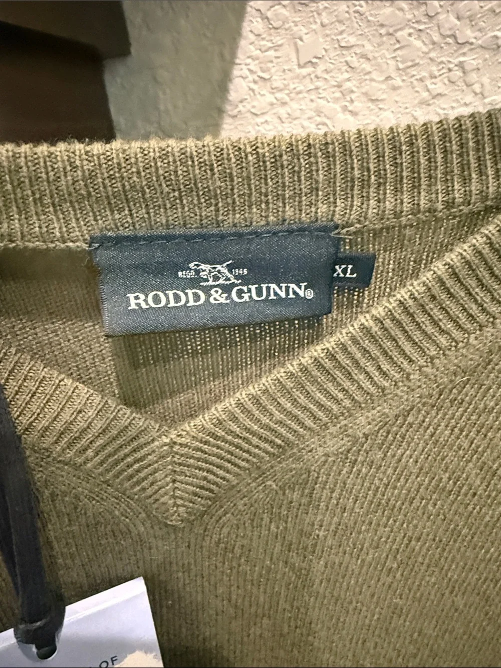 Rodd & Gunn classic neck